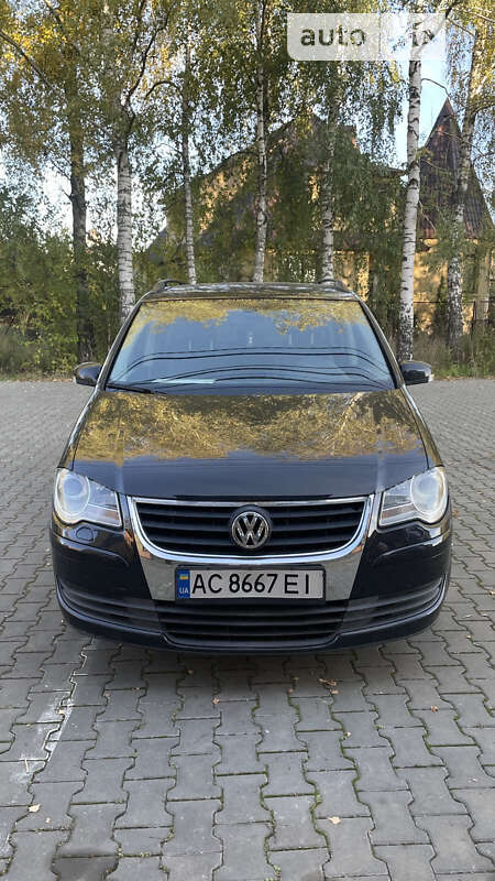 Мінівен Volkswagen Touran 2008 в Луцьку