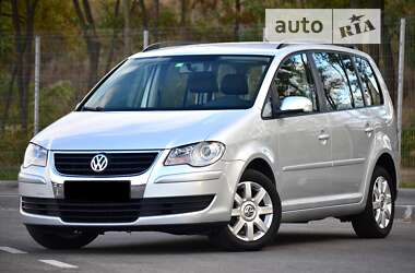 Мінівен Volkswagen Touran 2008 в Дніпрі