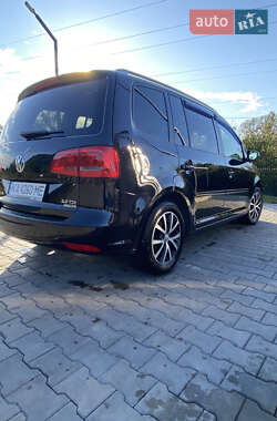 Минивэн Volkswagen Touran 2013 в Виноградове