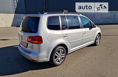 Минивэн Volkswagen Touran 2011 в Киеве