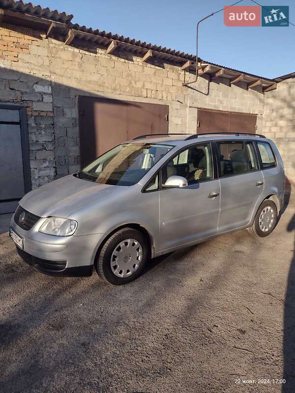 Мінівен Volkswagen Touran 2005 в Городку