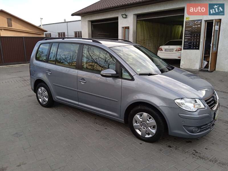 Минивэн Volkswagen Touran 2009 в Красилове