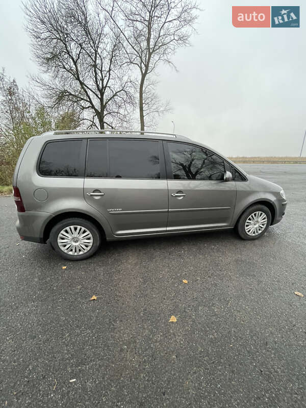 Минивэн Volkswagen Touran 2008 в Львове