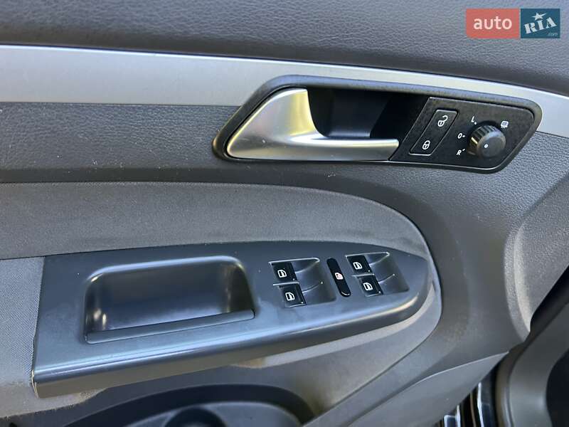 Минивэн Volkswagen Touran 2012 в Нежине фото 40 Минивэн Volkswagen Touran 2012 в Нежине