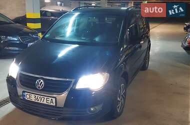 Мінівен Volkswagen Touran 2007 в Чернівцях