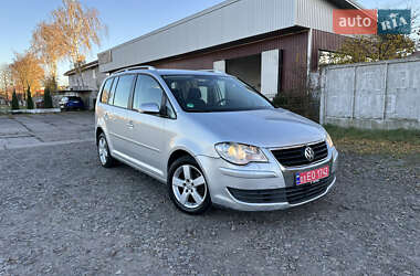 Минивэн Volkswagen Touran 2008 в Червонограде