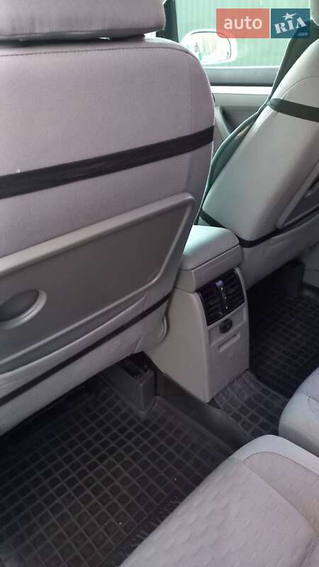 Минивэн Volkswagen Touran 2008 в Новоднестровске