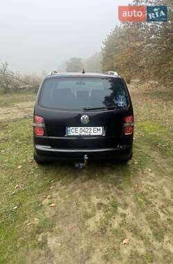 Мінівен Volkswagen Touran 2006 в Чернівцях