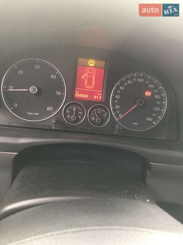 Минивэн Volkswagen Touran 2007 в Коломые