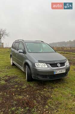 Минивэн Volkswagen Touran 2003 в Городке