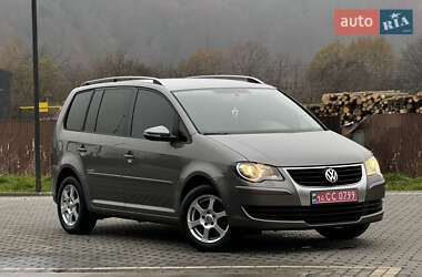 Мінівен Volkswagen Touran 2010 в Калуші