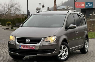 Минивэн Volkswagen Touran 2010 в Калуше