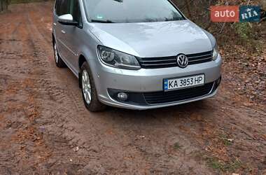 Мінівен Volkswagen Touran 2012 в 