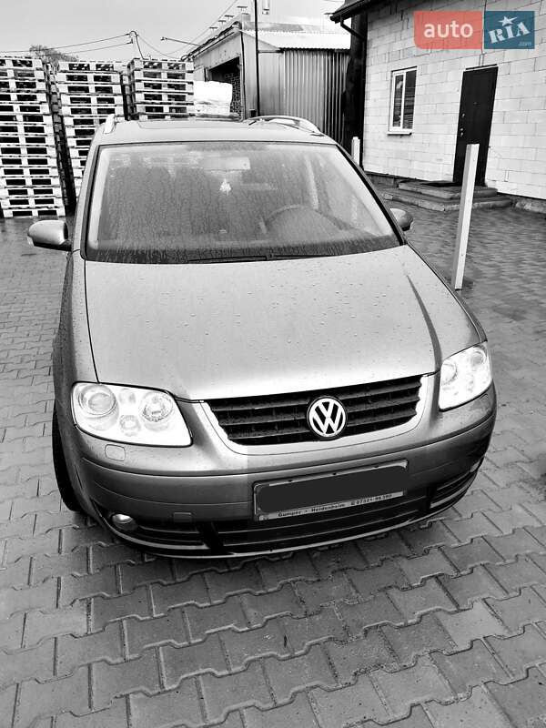 Минивэн Volkswagen Touran 2005 в Мукачево