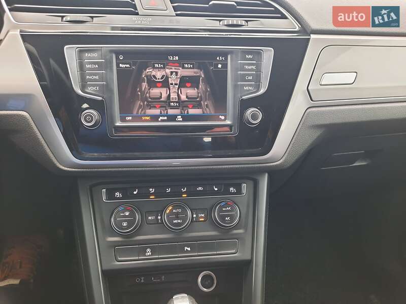 Микровэн Volkswagen Touran 2016 в Виннице