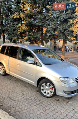 Мінівен Volkswagen Touran 2009 в Кропивницькому