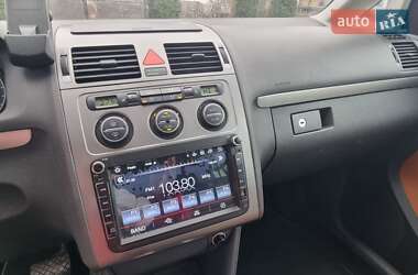 Минивэн Volkswagen Touran 2007 в 