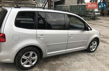 Мінівен Volkswagen Touran 2010 в Києві