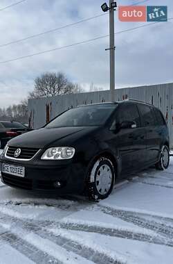 Мінівен Volkswagen Touran 2005 в Чернівцях