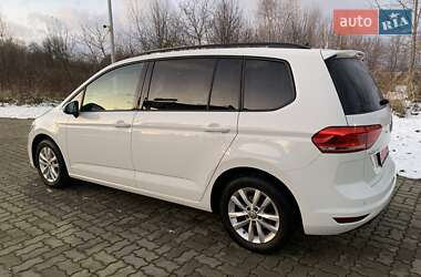 Микровэн Volkswagen Touran 2017 в Стрые