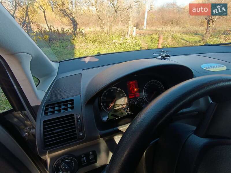 Минивэн Volkswagen Touran 2006 в Хмельницком