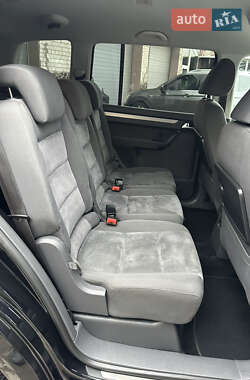 Минивэн Volkswagen Touran 2011 в Киеве