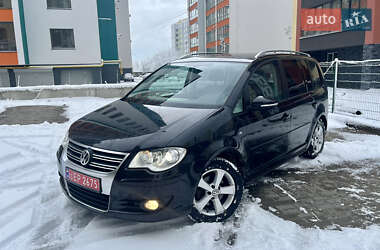 Минивэн Volkswagen Touran 2009 в Житомире