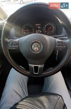 Мінівен Volkswagen Touran 2014 в Чернівцях