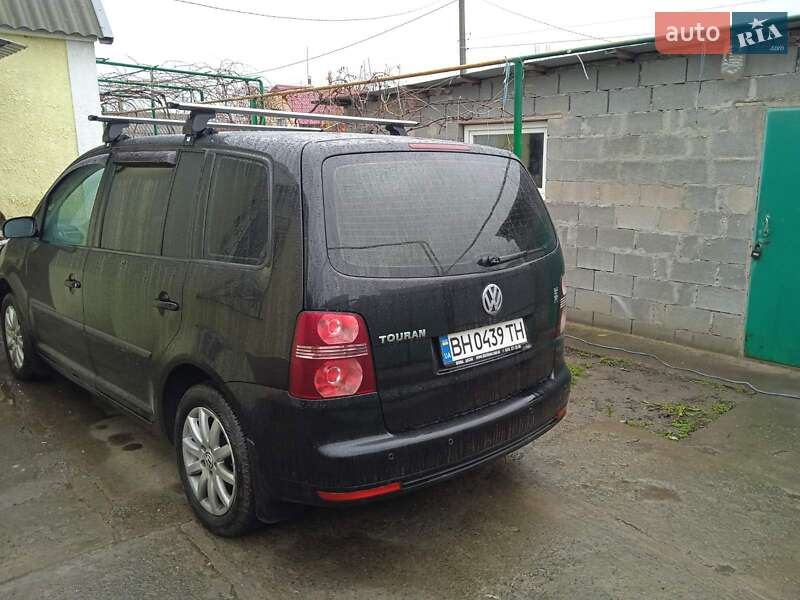Минивэн Volkswagen Touran 2007 в Измаиле