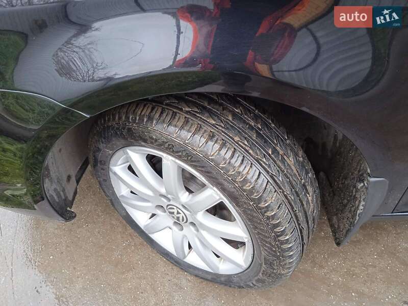 Минивэн Volkswagen Touran 2007 в Измаиле