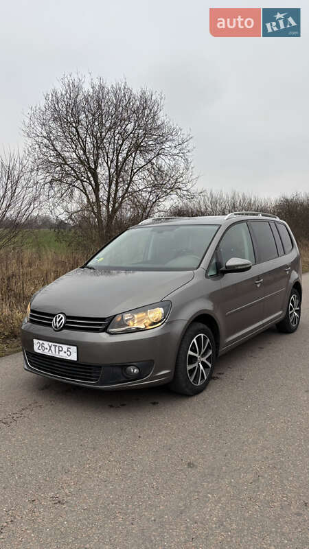 Минивэн Volkswagen Touran 2011 в Стрые