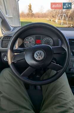 Мінівен Volkswagen Touran 2003 в Тиврову