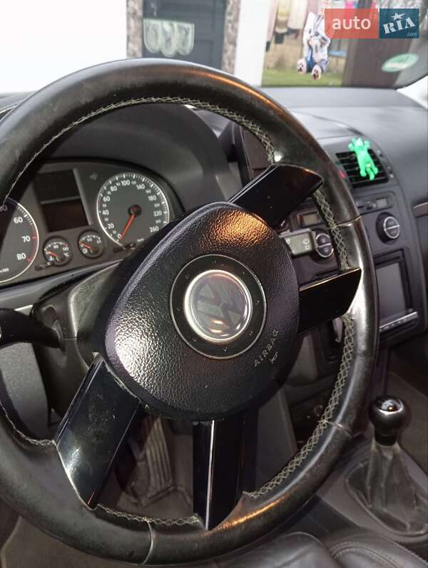 Минивэн Volkswagen Touran 2004 в Самборе