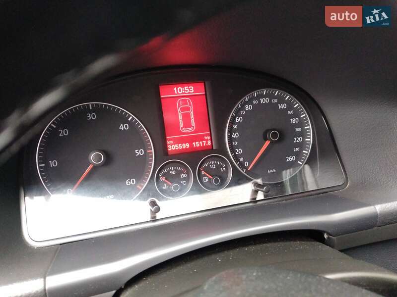 Минивэн Volkswagen Touran 2007 в Гостомеле