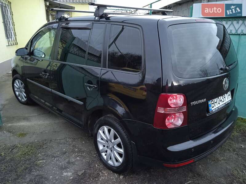 Минивэн Volkswagen Touran 2007 в Измаиле