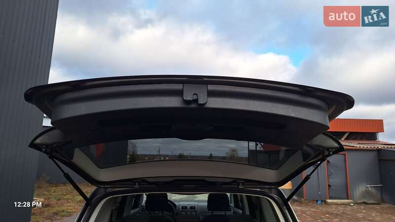 Минивэн Volkswagen Touran 2013 в Киеве