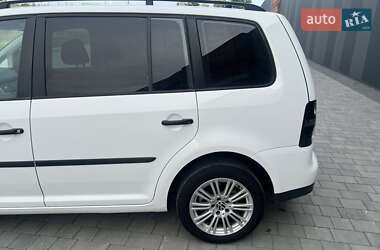 Мінівен Volkswagen Touran 2010 в Хмельницькому