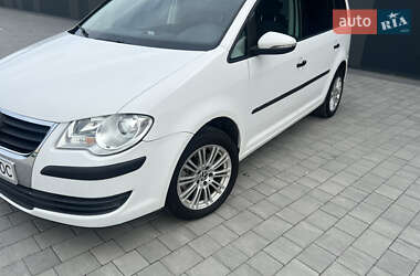 Мінівен Volkswagen Touran 2010 в Хмельницькому