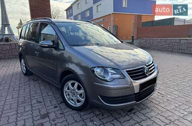 Минивэн Volkswagen Touran 2010 в Виннице