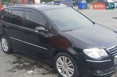 Минивэн Volkswagen Touran 2008 в Львове