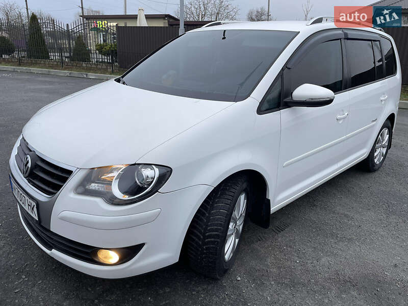 Минивэн Volkswagen Touran 2010 в 