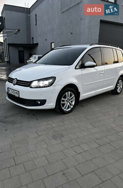 Минивэн Volkswagen Touran 2011 в Виноградове