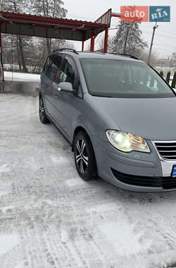 Минивэн Volkswagen Touran 2008 в Черновцах