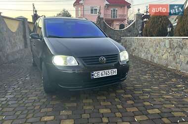 Мінівен Volkswagen Touran 2006 в Чернівцях