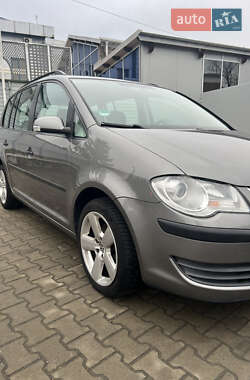 Мінівен Volkswagen Touran 2008 в Чернівцях