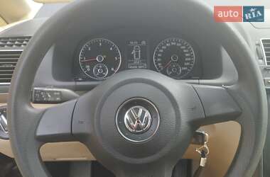 Мінівен Volkswagen Touran 2011 в Рокитному