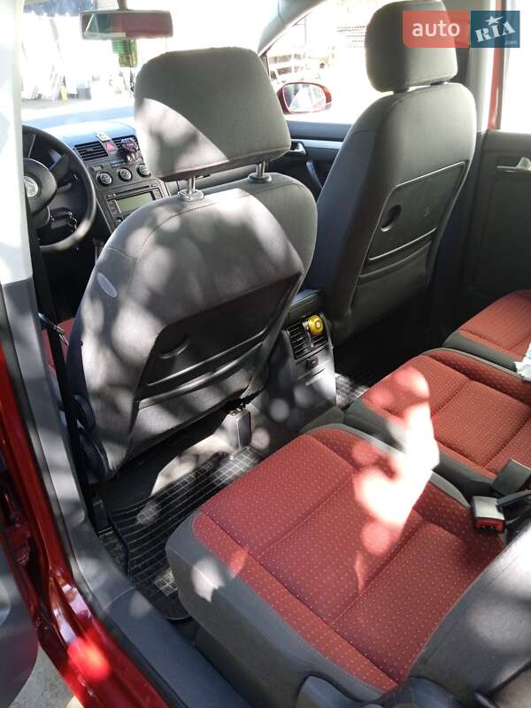 Минивэн Volkswagen Touran 2004 в Львове