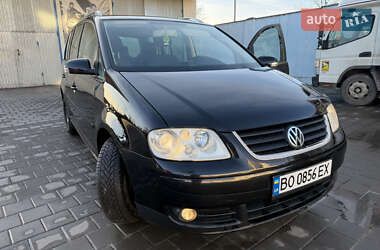 Минивэн Volkswagen Touran 2004 в Бучаче