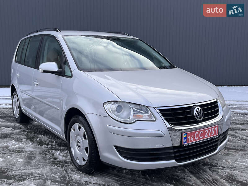 Мінівен Volkswagen Touran 2009 в Івано-Франківську