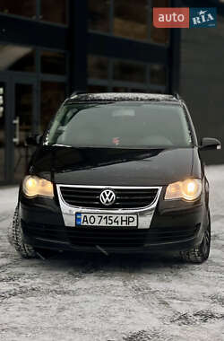 Минивэн Volkswagen Touran 2007 в Межгорье